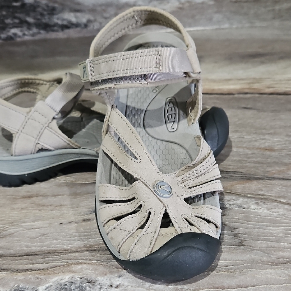 Keen Women's Beige and Black Sport Sandals